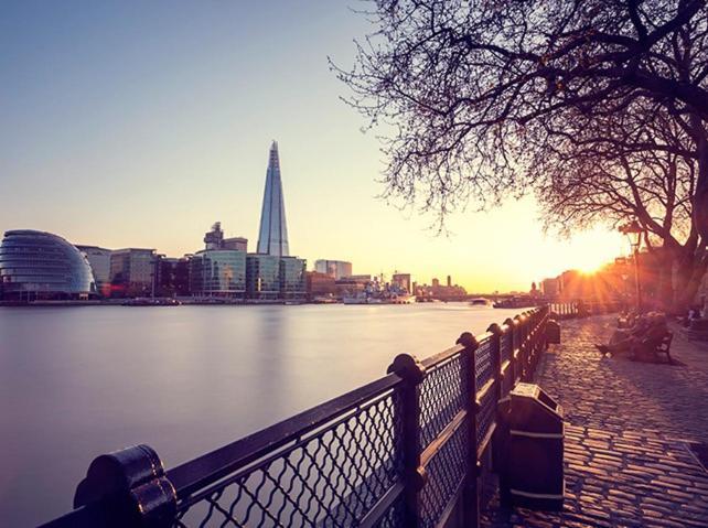 Elegant Penthouse Retreat Near Bridgecheckhostprofile Londra